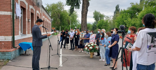 09 июля 2021 году в 11:00 часов состоялось торжественное открытие мемориальной доски в память Оскенбаева Базыкена.