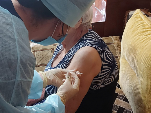 Павлодарцев, перенесших инсульт, вакцинируют на дому
